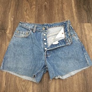 Vintage Levi’s high waisted cut off shorts